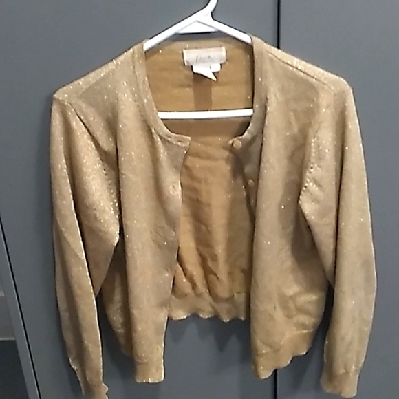 Clothes - Picture 1 of 4